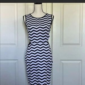 ModCloth Sis Sis Black and White Chevron Body Con Dress, Large